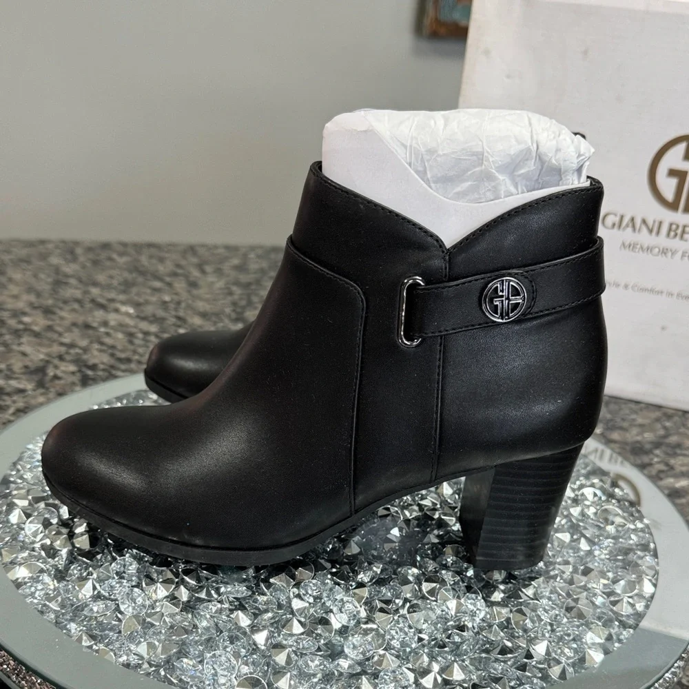 Gianni Bini Black Ankle Booties memory foam technology NWT 6.5